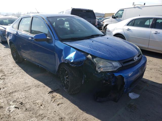 1FAHP3GN0AW252868 - 2010 FORD FOCUS SES BLUE photo 4