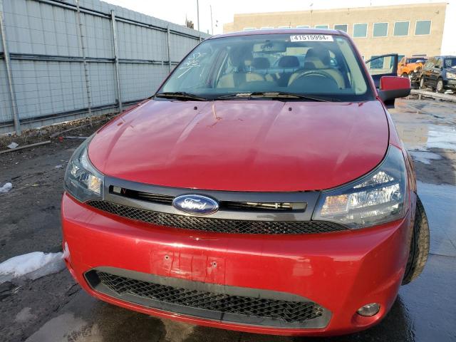 1FAHP3DN6AW163035 - 2010 FORD FOCUS SES RED photo 5