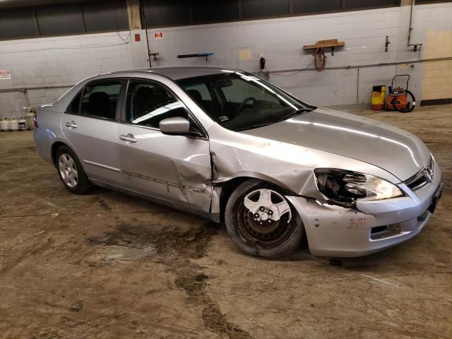 1HGCM56406A030418 - 2006 HONDA ACCORD SED LX SILVER photo 4