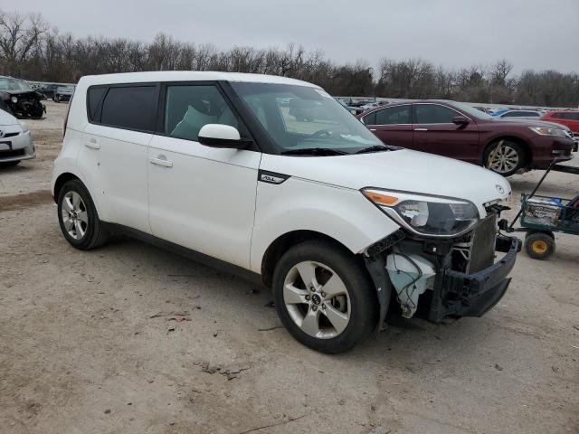 KNDJN2A27H7473317 - 2017 KIA SOUL WHITE photo 4