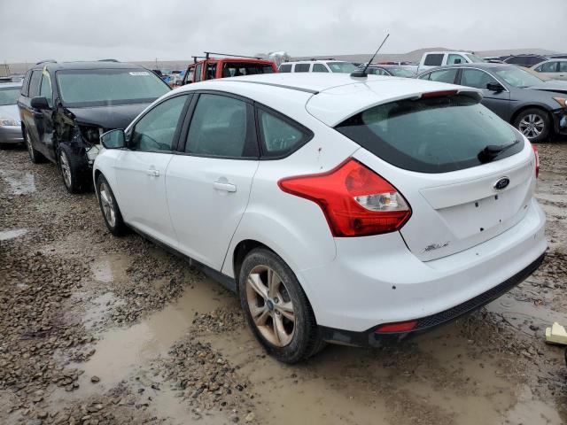 1FADP3K26DL118299 - 2013 FORD FOCUS SE WHITE photo 2