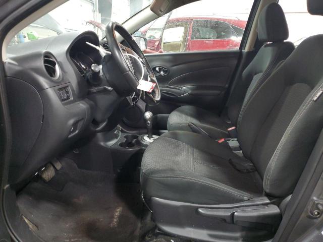 3N1CN7AP1JL865568 - 2018 NISSAN VERSA S GRAY photo 7