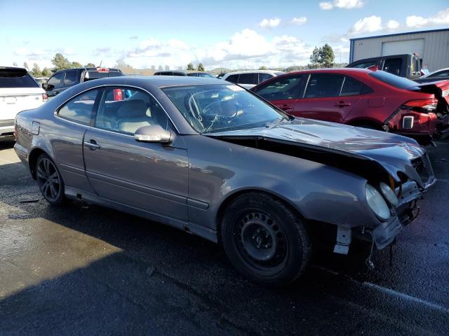 WDBLJ65G92T111102 - 2002 MERCEDES-BENZ CLK 320 GRAY photo 4