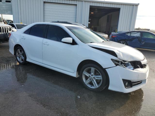 4T1BF1FK7EU761710 - 2014 TOYOTA CAMRY L WHITE photo 4