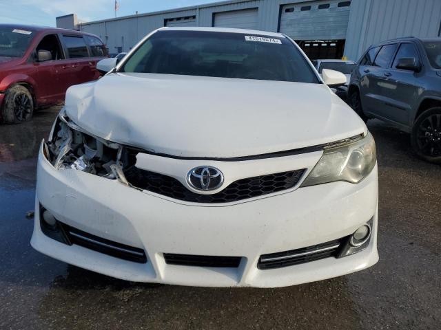 4T1BF1FK7EU761710 - 2014 TOYOTA CAMRY L WHITE photo 5