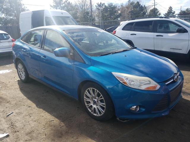 1FAHP3F21CL368107 - 2012 FORD FOCUS SE BLUE photo 4