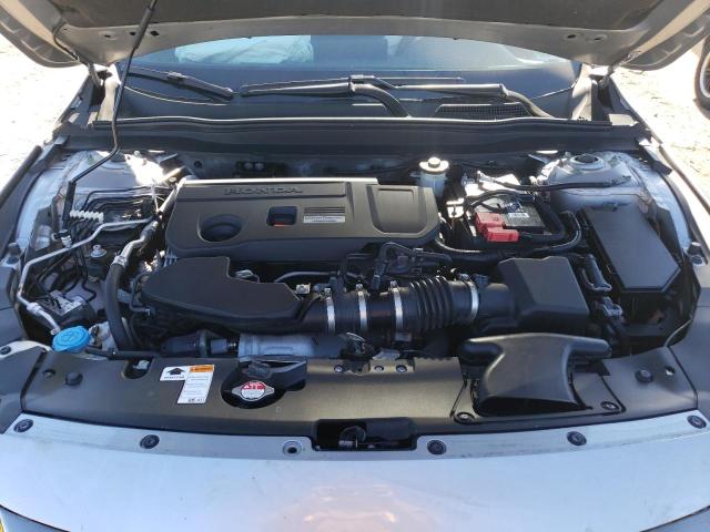 1HGCV2F38JA017279 - 2018 HONDA ACCORD SPORT SILVER photo 11