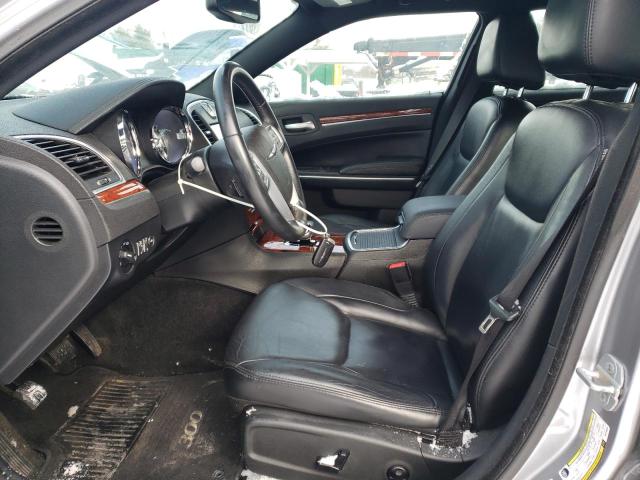 2C3CCAAGXDH735922 - 2013 CHRYSLER 300 SILVER photo 7