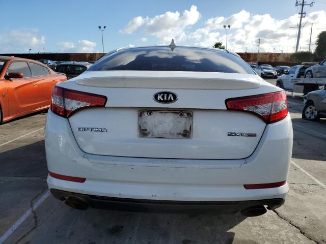 5XXGR4A60DG183371 - 2013 KIA OPTIMA SX WHITE photo 6