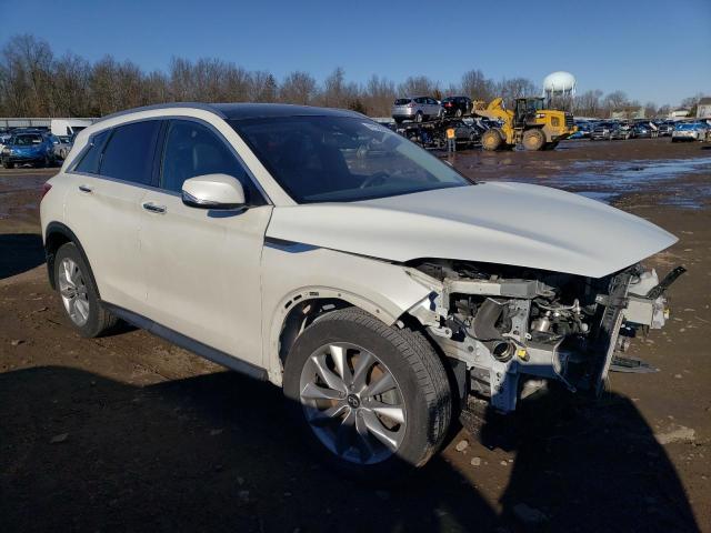 3PCAJ5BB0MF116092 - 2021 INFINITI QX50 LUXE WHITE photo 4