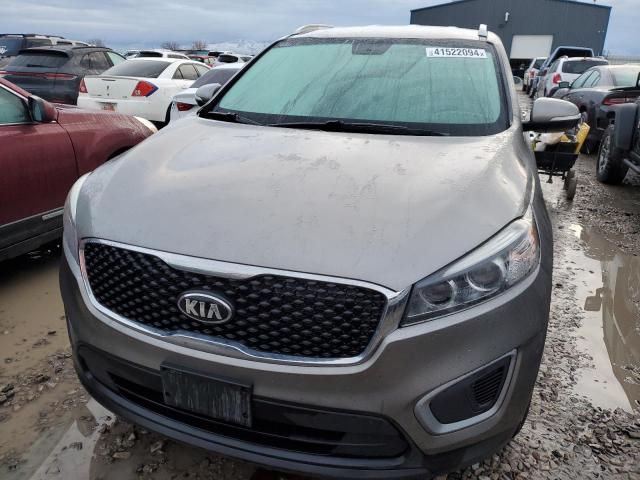 5XYPGDA38GG065127 - 2016 KIA SORENTO LX GRAY photo 5