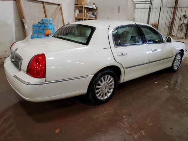 1LNHM81W84Y674277 - 2004 LINCOLN TOWN CAR EXECUTIVE WHITE photo 3