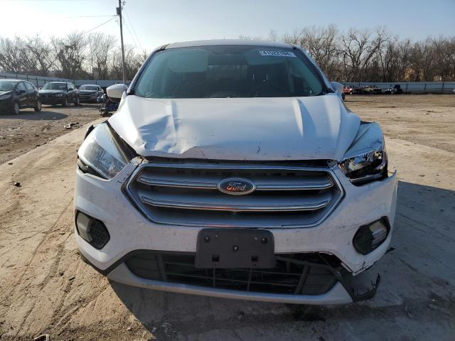 1FMCU0GD0HUE38950 - 2017 FORD ESCAPE SE WHITE photo 5