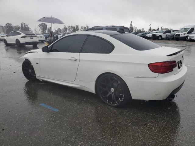 WBAKE3C50BE441603 - 2011 BMW 328 I WHITE photo 2