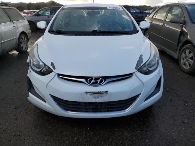 5NPDH4AE8GH700700 - 2016 HYUNDAI ELANTRA SE WHITE photo 5