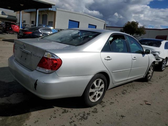 4T1BE30K05U582979 - 2005 TOYOTA CAMRY LE SILVER photo 3