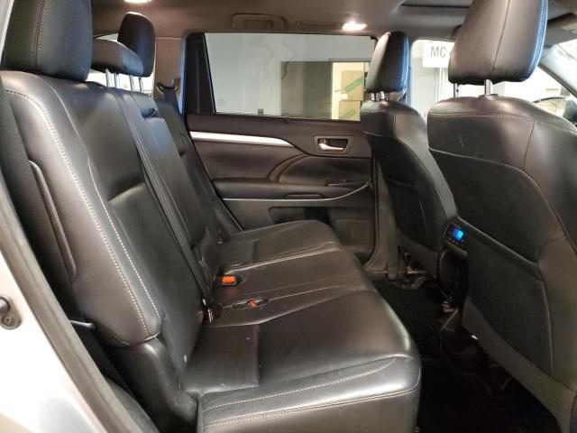 5TDJKRFH3FS138881 - 2015 TOYOTA HIGHLANDER XLE 银色 照片 10