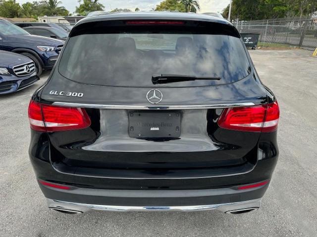 WDC0G4JB6JV017340 - 2018 MERCEDES-BENZ GLC 300 BLACK photo 6