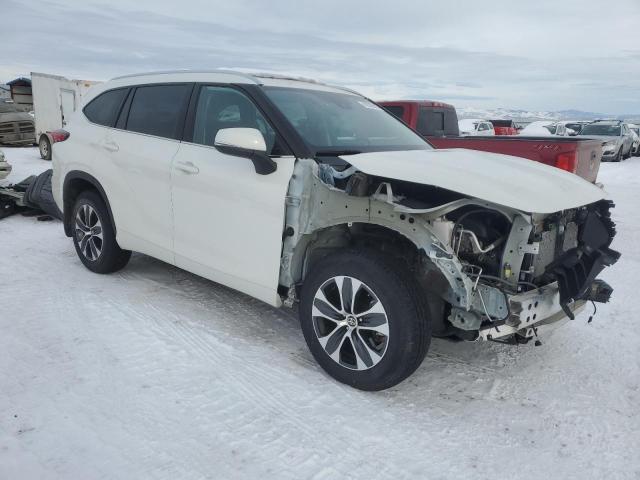 5TDHZRBH8MS549934 - 2021 TOYOTA HIGHLANDER XLE WHITE photo 4