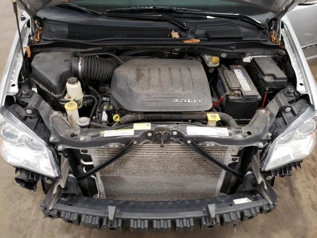 2A4RR6DG6BR618000 - 2011 CHRYSLER TOWN & COU LIMITED SILVER photo 12