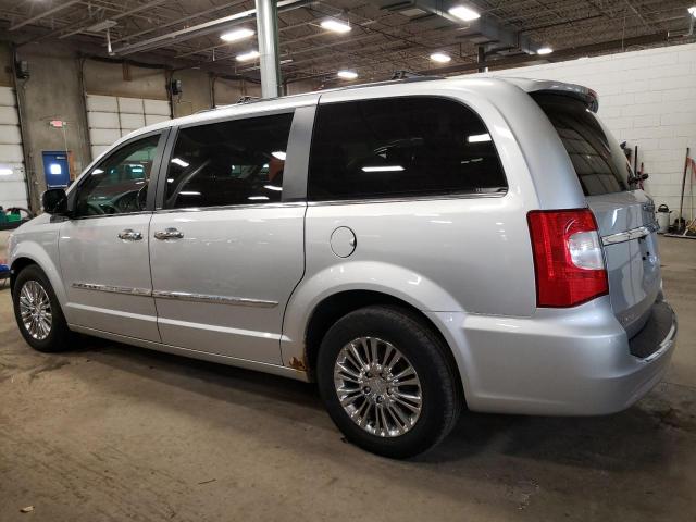 2A4RR6DG6BR618000 - 2011 CHRYSLER TOWN & COU LIMITED SILVER photo 2