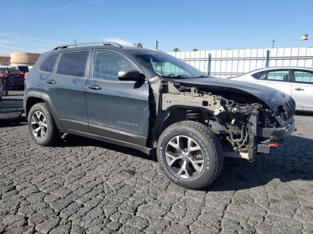 1C4PJMBS8GW358990 - 2016 JEEP CHEROKEE TRAILHAWK BLACK photo 4