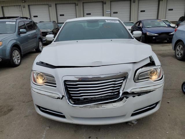 2C3CCAAG1EH124307 - 2014 CHRYSLER 300 WHITE photo 5