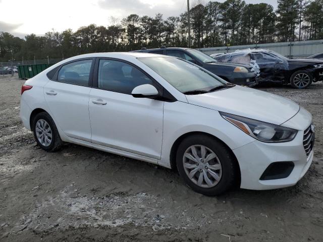 3KPC24A65LE113147 - 2020 HYUNDAI ACCENT SE WHITE photo 4