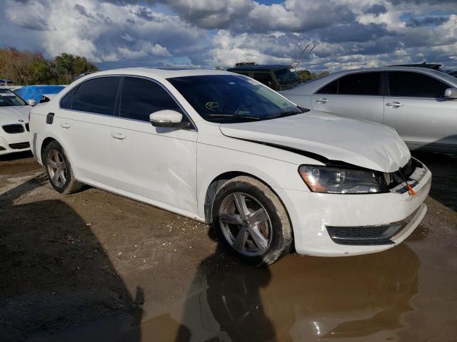 1VWBH7A32DC020917 - 2013 VOLKSWAGEN PASSAT SE WHITE photo 4