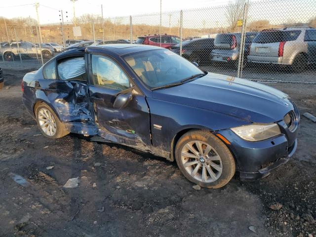 WBAPK7C53BA972615 - 2011 BMW 328 XI BLUE photo 4