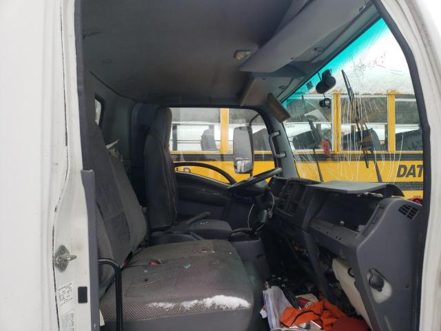 JALB4W176B7400682 - 2011 ISUZU NPR WHITE photo 11