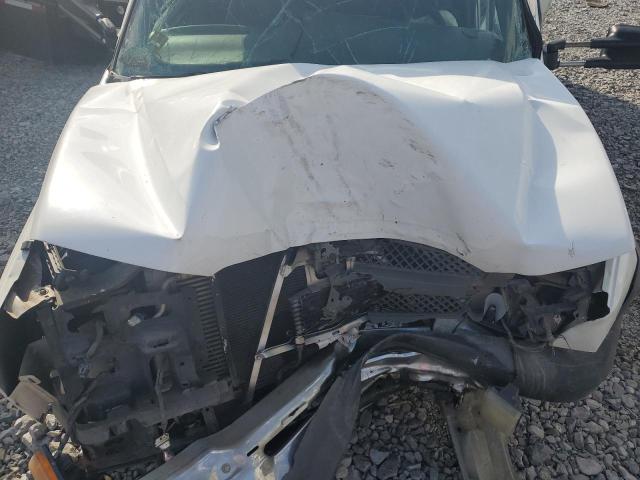 1GBJC33183F176379 - 2003 CHEVROLET SILVERADO C3500 WHITE photo 11