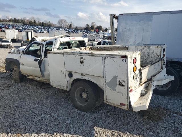 1GBJC33183F176379 - 2003 CHEVROLET SILVERADO C3500 WHITE photo 2