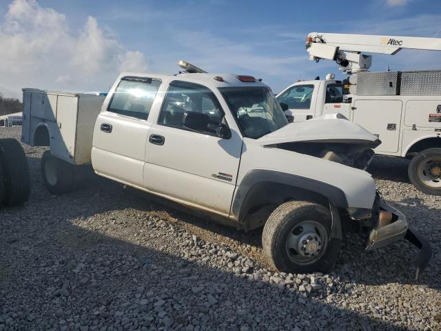 1GBJC33183F176379 - 2003 CHEVROLET SILVERADO C3500 WHITE photo 4