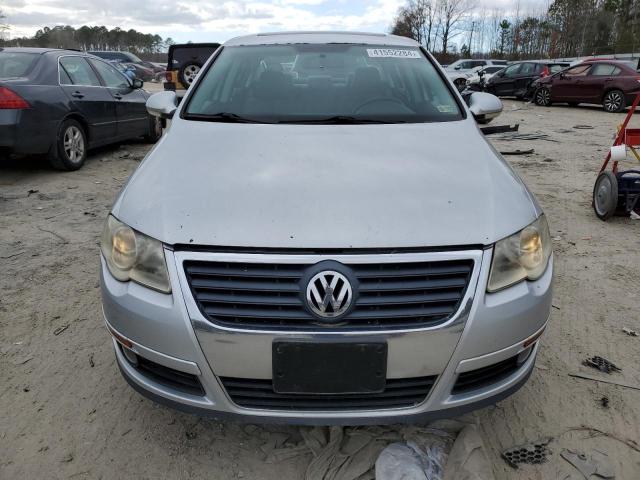 WVWJK73C79P009179 - 2009 VOLKSWAGEN PASSAT TURBO SILVER photo 5