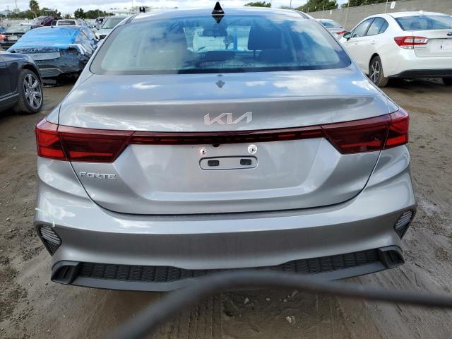 3KPF24AD8PE669096 - 2023 KIA FORTE LX GRAY photo 6