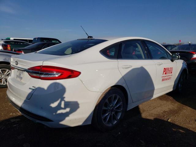 3FA6P0HD2HR271124 - 2017 FORD FUSION SE WHITE photo 3