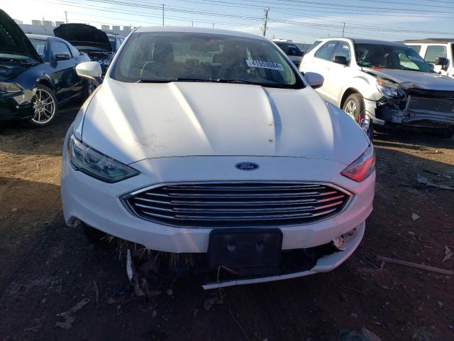 3FA6P0HD2HR271124 - 2017 FORD FUSION SE WHITE photo 5