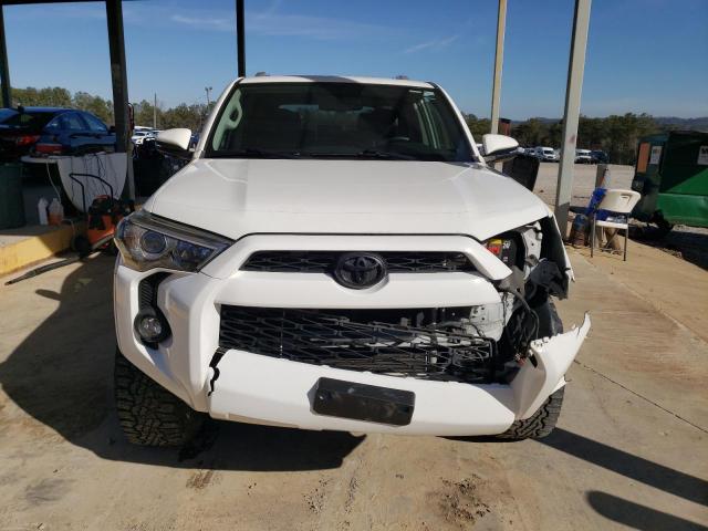 JTEZU5JR2J5168230 - 2018 TOYOTA 4RUNNER SR5 WHITE photo 5