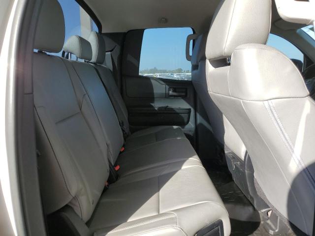5TFRM5F11JX127020 - 2018 TOYOTA TUNDRA DOUBLE CAB SR/SR5 WHITE photo 10
