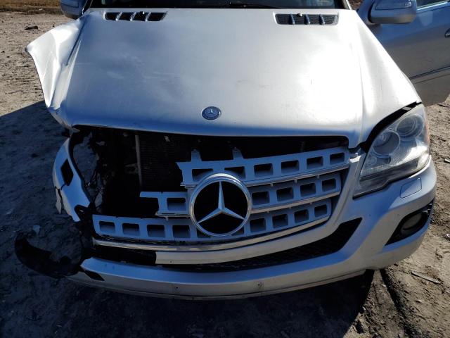 4JGBB8GB2AA615214 - 2010 MERCEDES-BENZ ML 350 4MATIC SILVER photo 12