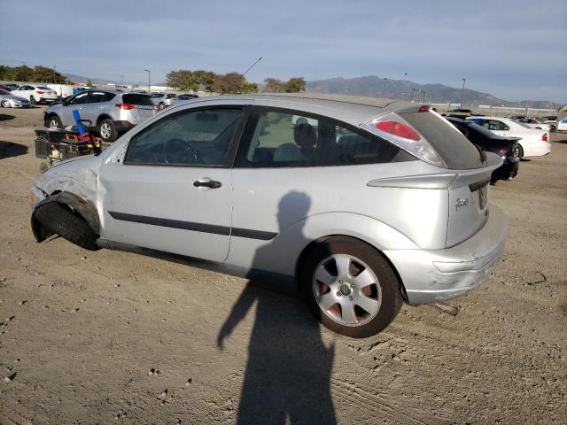 3FAFP31352R240654 - 2002 FORD FOCUS ZX3 SILVER photo 2