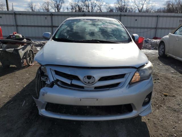 2T1BU4EE1CC792226 - 2012 TOYOTA COROLLA BASE فضي صورة 5