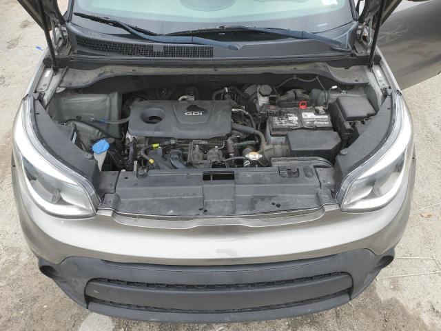 KNDJN2A26H7490609 - 2017 KIA SOUL GRAY photo 11