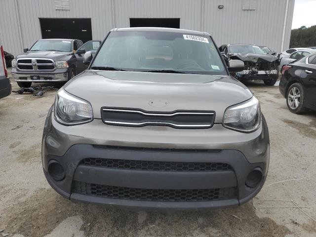 KNDJN2A26H7490609 - 2017 KIA SOUL GRAY photo 5