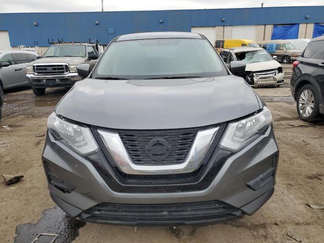 JN8AT2MVXHW261632 - 2017 NISSAN ROGUE S GRAY photo 5