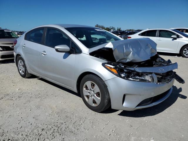 3KPFK4A77HE106827 - 2017 KIA FORTE LX SILVER photo 4