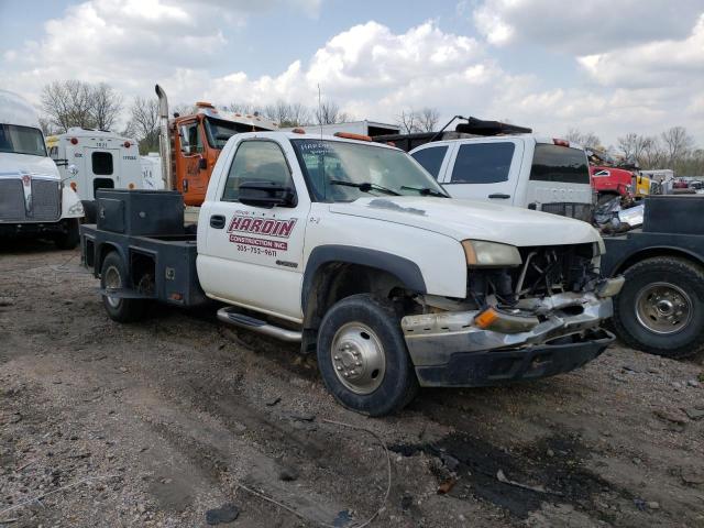 1GBJC34U57E161648 - 2007 CHEVROLET SILVERADO C3500 WHITE photo 4