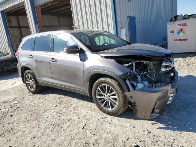 5TDJZRFH3KS595907 - 2019 TOYOTA HIGHLANDER SE GRAY photo 4