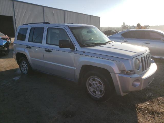 1J8FT28W97D400639 - 2007 JEEP PATRIOT SP SILVER photo 4